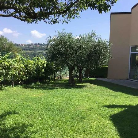 Al Pian アパート *